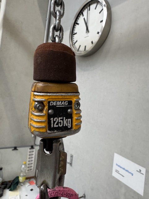 Säulenschwenkkran, SchmidHandling, mit Demag Kettenzug, 125kg – gebraucht - : lagertechnik Säulenschwenkkran, SchmidHandling, mit Demag Kettenzug, 125kg – gebraucht - : – Bild 4
