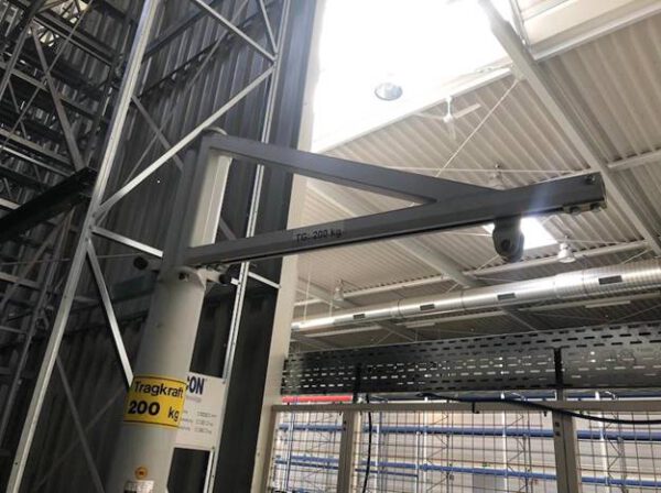 4 Stück Säulenschwenkkrane, 200kg – gebraucht - : lagertechnik
