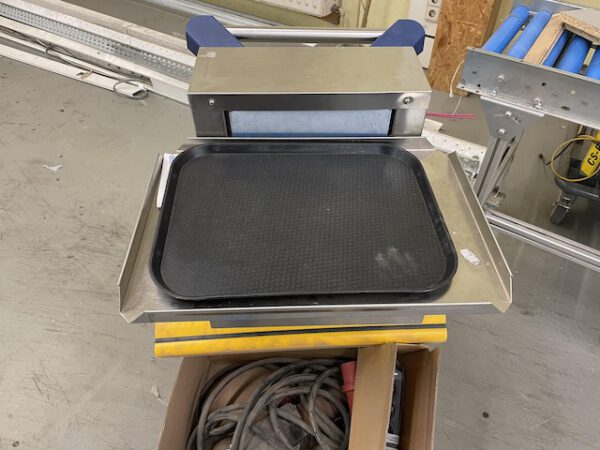 900 Stück, Fast Food Tray (Tabletts) inkl. 1 Transportwagen – gebraucht - : lagertechnik