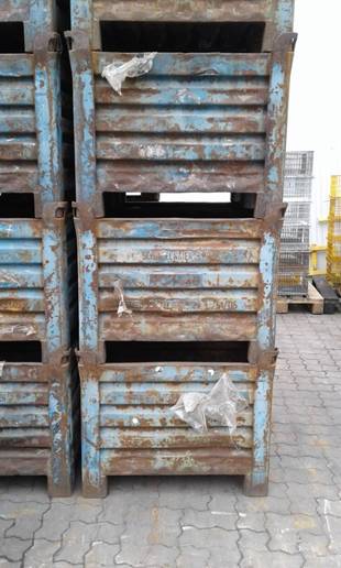450 Stück Stapelbhälter mit Kranösen - gebraucht- : lagertechnik