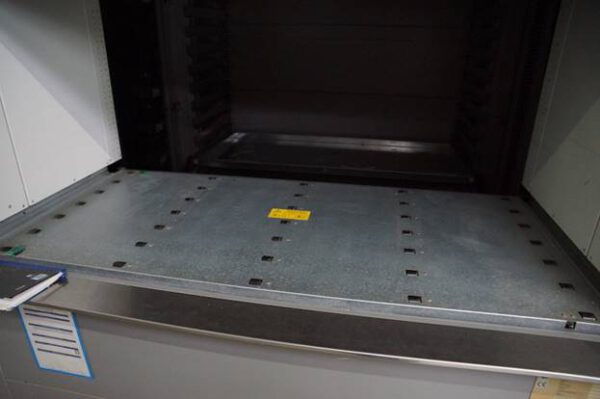 3 x Liftsysteme, Kardex, 180 bzw. 190kg / Tablar, Höhe 8m (kürzbar), Tablare: 0,82 x 1,85m– gebraucht -: – Bild 5