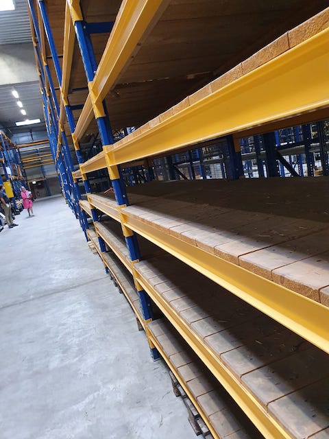 Palettenregal / Kommissionierregal, mit Echtholzboden für hohe Belastungen, Gemac, ca. 5,60m hoch,  – gebraucht – : lagertechnik