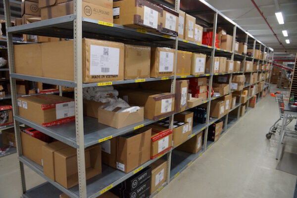 Stabile Fachbodenregale, gesamt ca. 1.500 bis 1.800 Felder (aktuell ca. 490 Felder), Gemac, dieses System kommt ohne Spannkreuze aus, Rahmenhöhe: 2,48m, Fachböden: 1,20m x 1,30m, 130kg / Ebene – gebraucht - : – Bild 5
