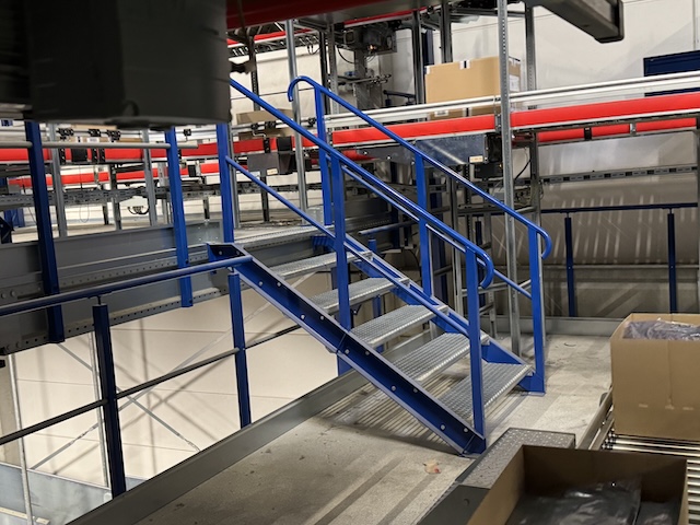 Diverse Treppen – gebraucht - : lagertechnik Diverse Treppen – gebraucht - : – Bild 4