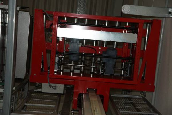 Heber (Aufzug) mit angetriebene Rollenbahn – gebraucht - – Bild 5
