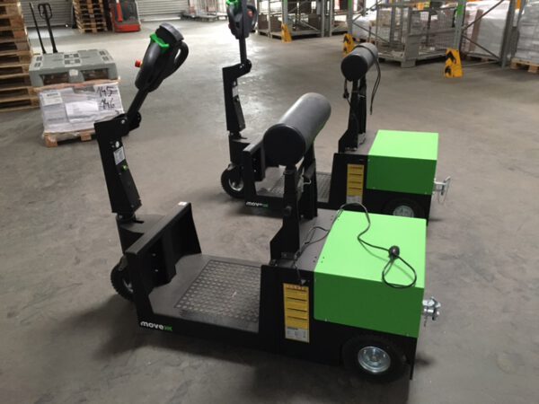 2 Stück Steh-Mitfahr-Schlepper / Ziehhilfen, Movexx, T2500 Plattform mit Wanzl-Kupplung und Li-Ionen Akku - gebraucht - :   – Bild 5