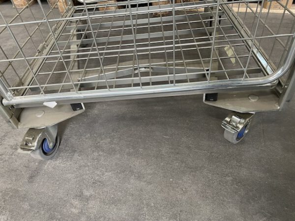 30 Stück Rollcontainer mit 3 - 4 schließbaren Halbtüren - gebraucht - : – Bild 5