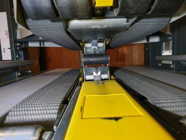 halbautom. Kartonverschließer, Siat SR46, klebt oben und unten – gebraucht - : lagertechnik