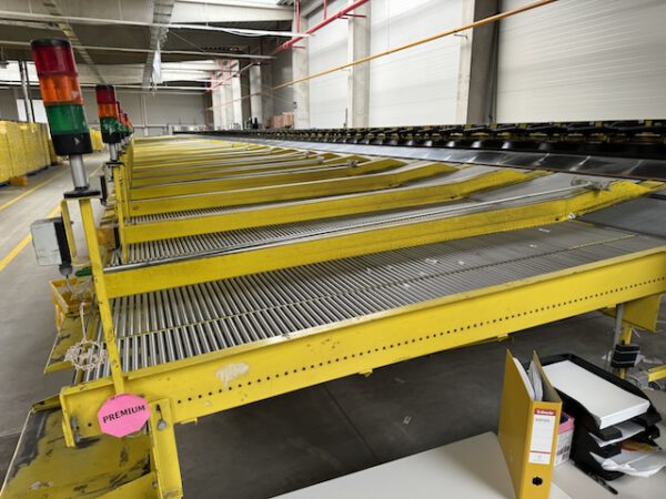 Kippschalensorter, Beumer, 81 Sorterendstellen,  – gebraucht - : – Bild 6