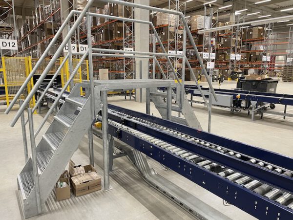 Übergänge / Treppen z.B. für Fördertechnik - gebraucht - : lagertechnik