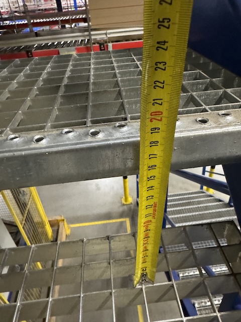 Treppe / Treppenhaus mit Zwischenebene – gebraucht - : lagertechnik Treppe / Treppenhaus mit Zwischenebene – gebraucht - : – Bild 2