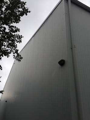 Hochwertige Stahlhalle mit Sandwichpaneele ca. 794m2, mit Lichtbändern, Höhe ca. 9,31m, demontiert – gebraucht - : lagertechnik
