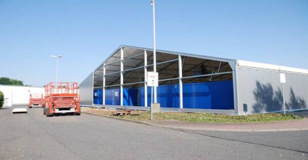 Hochwertige Lorsberger Alu-Leichtbau / Lagerhalle mit viel Ausstattung, 2.100m2 , Schneelast 1,00 kN/m² (75 kg), inkl. 2 x Bürocontainer, 2 x Sanitärcontainer, Fäkalientank, Heizung. etc. - gebraucht - :  – Bild 7