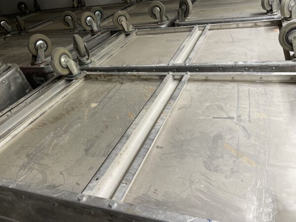 25 Stück Alu – Rollbox, ca. 1,29m x 0,74m x 0,95m – gebraucht - : lagertechnik