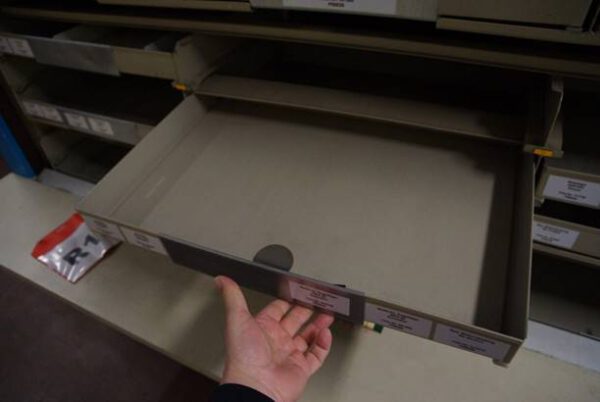 9 Stück Lagerpaternoster, Hänel und Kardex, Höhe zwischen ca. 2,42m und ca. 2,92m, Traglast 80 bis 140kg / Gondel – gebraucht -: – Bild 7