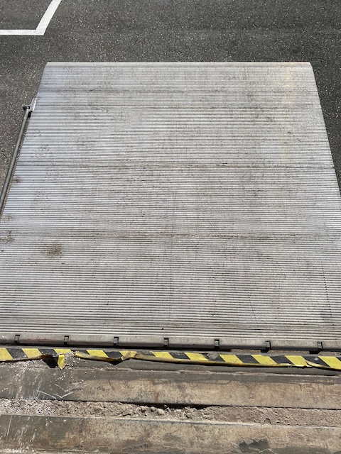 2 Stück Überladebrücken, seitenverschiebbare LKW-Überladebrücke aus Aluminium, Rite-Hite, Caema – gebraucht - : lagertechnik 2 Stück Überladebrücken, seitenverschiebbare LKW-Überladebrücke aus Aluminium, Rite-Hite, Caema – gebraucht - : – Bild 5