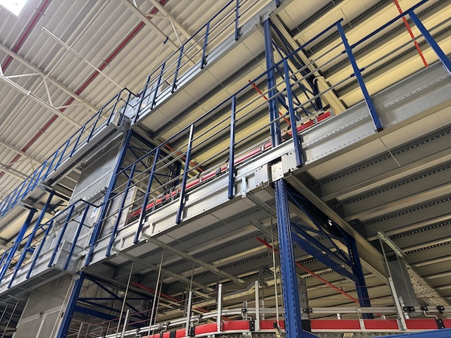 diverse Lagerbühnen / Mezzanine, unterschiedliche Breiten, Höhen, Längen, Stützenabstände und Traglasten - gebraucht - : lagertechnik diverse Lagerbühnen / Mezzanine, unterschiedliche Breiten, Höhen, Längen, Stützenabstände und Traglasten - gebraucht - : – Bild 7