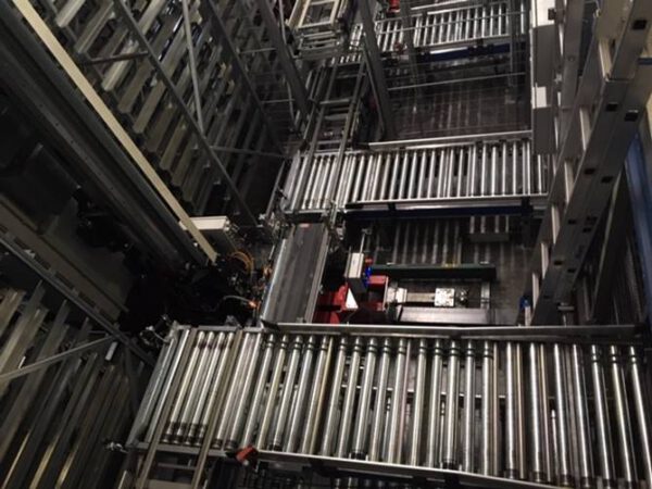 niedriges AKL (Automatisches Kleinteilelager) mit 33.792 Stellplätze (7 Gassen) - gebraucht - : – Bild 7