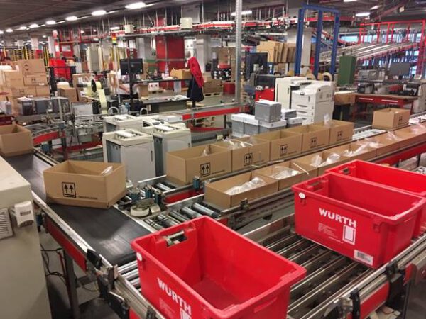 Fördertechnikanlage TGW angetrieben, ca. 450m mit Kartonverpackungsmaschine und Palettierer – gebraucht -: – Bild 7