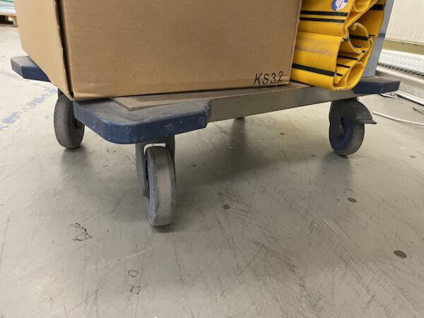 900 Stück, Fast Food Tray (Tabletts) inkl. 1 Transportwagen – gebraucht - : – Bild 7