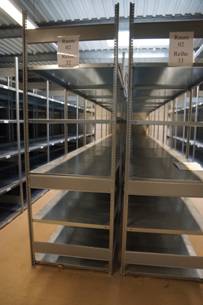 2 - stockige Fachbodenanlage (bzw. Bühne ca. 494m2) Schulte, ca. 471 Felder, Böden 1,30m (bzw. 1m) x 0,90m Tief – gebraucht - : lagertechnik