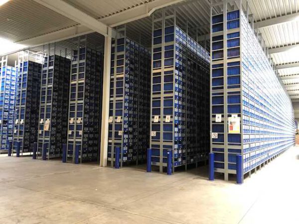 610 Felder Fachbodenregale, SSI Schäfer R3000, 1,30m x 0,60m bzw. 0,61m, Rahmenhöhe ca. 7,70m – gebraucht - : – Bild 7