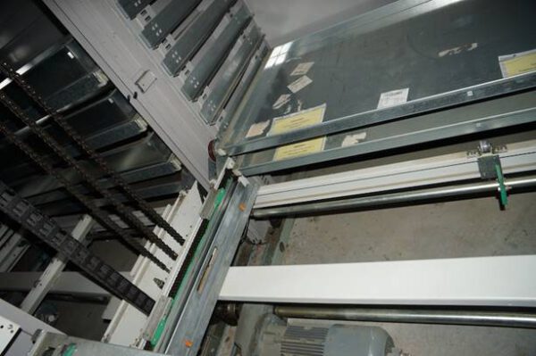 3 x Liftsysteme, Kardex, 180 bzw. 190kg / Tablar, Höhe 8m (kürzbar), Tablare: 0,82 x 1,85m– gebraucht -: – Bild 7