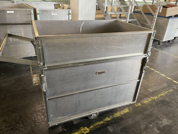 44 Stück Federbodenwagen – gebraucht – : lagertechnik