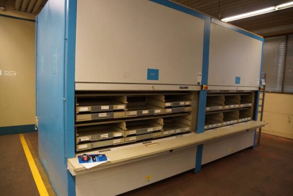 9 Stück Lagerpaternoster, Hänel und Kardex, Höhe zwischen ca. 2,42m und ca. 2,92m, Traglast 80 bis 140kg / Gondel – gebraucht -: – Bild 8