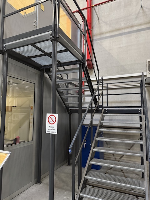 Lagerbüros, Raum-im-Raum-System, 2 geschossig mit Treppe, 2 große und ein kleiner Raum – gebraucht - : lagertechnik Lagerbüros, Raum-im-Raum-System, 2 geschossig mit Treppe, 2 große und ein kleiner Raum – gebraucht - : – Bild 8