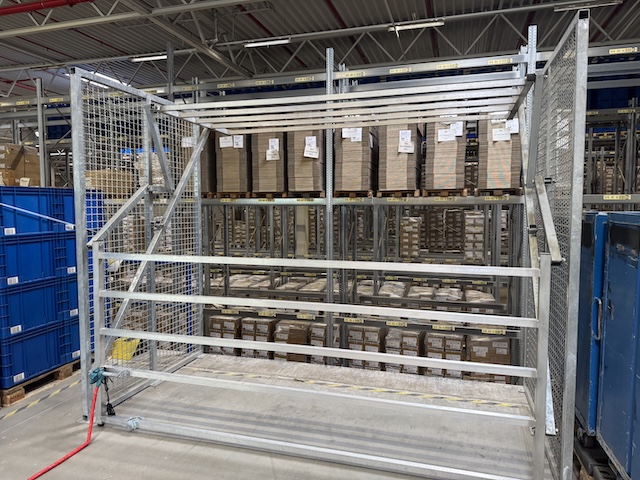 4x Palettenübergabestation, Sicherheitsschleuse / Schenkschleuse – gebraucht - : lagertechnik 4x Palettenübergabestation, Sicherheitsschleuse / Schenkschleuse – gebraucht - : – Bild 8