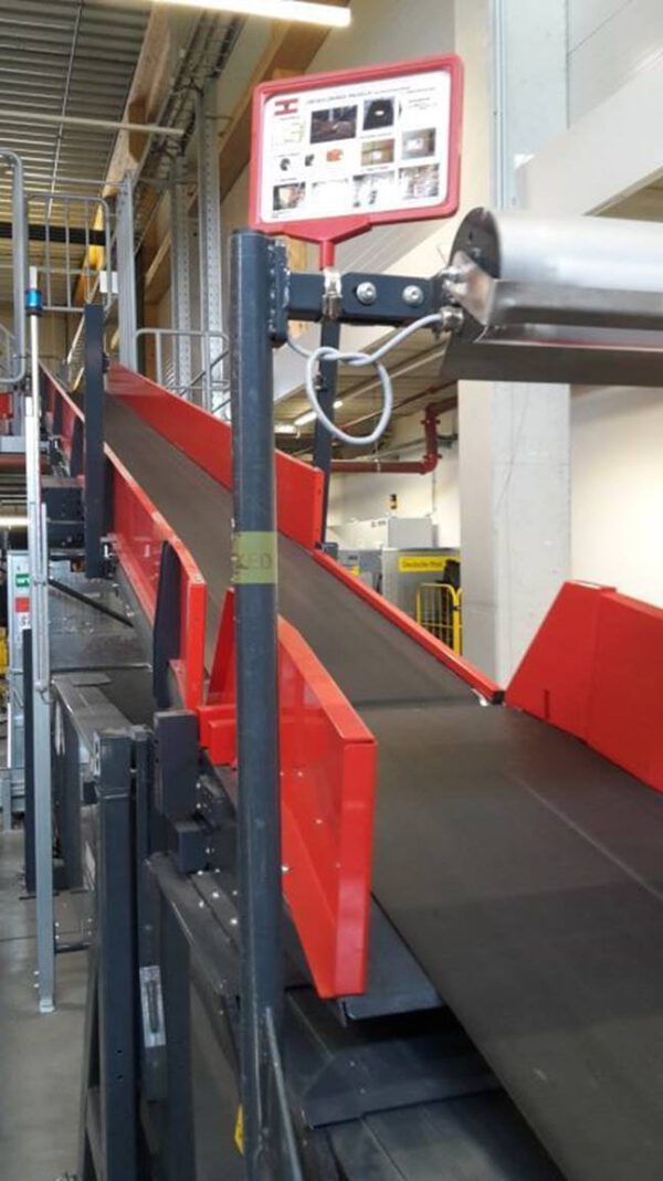 „Schuhsorter“ bzw. Linear Sorter, bis zu 7.500 Sendungen pro Std., Van der Lande, inkl. 20 St. Teleskopgurtförderer, Volumenscanner, Waage – gebraucht - : lagertechnik