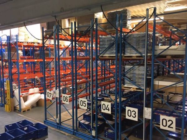 niedriges AKL (Automatisches Kleinteilelager) mit 33.792 Stellplätze (7 Gassen) - gebraucht - : – Bild 9