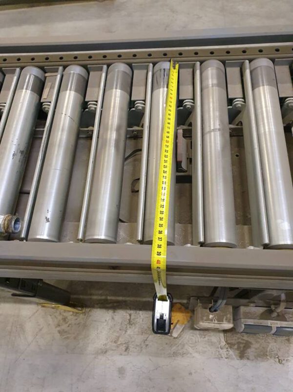 50m Fördertechnik, Knapp, mit Kurven, Rollenbahnen, Klappelement mit Etikettieren und Mosca Umreifungsmaschine – gebraucht - : – Bild 10