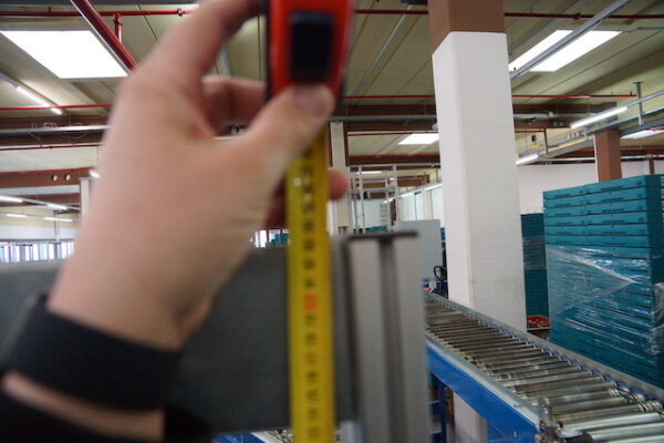 Kommissioniergestelle aus Aluprofilschienen mit nicht angetriebener Fördertechnik, ideal zum absortieren / kommissionieren aus Eurokisten - gebraucht - : – Bild 11