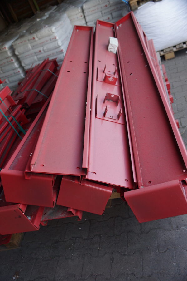 Ein- und zweiseitiges Kragarmregal, mit steckbaren Armen per Bolzen, Rahmenhöhe 6m, Armlänge 1,20m, 800kg / Arm, 30 Rahmen und 160 Arme – gebraucht - : – Bild 3
