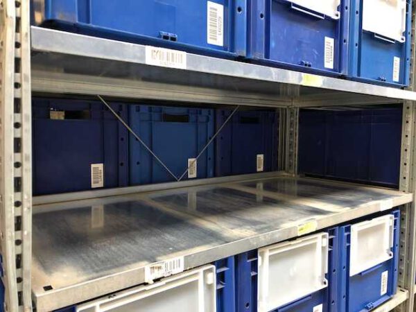 610 Felder Fachbodenregale, SSI Schäfer R3000, 1,30m x 0,60m bzw. 0,61m, Rahmenhöhe ca. 7,70m – gebraucht - : – Bild 11