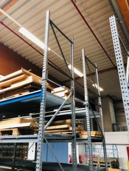 Palettenregal, SSI Schäfer, ca. 2.000 Stellplätze, Höhe 3,35m, 700kg / Palette mit Gitterrosten – gebraucht – : lagertechnik