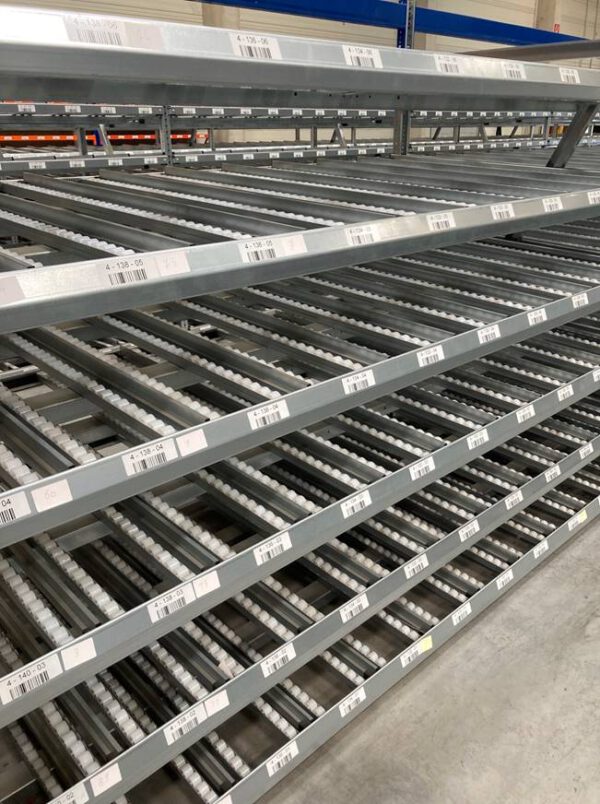42 Felder Stückgut – Durchlaufregalanlage / Bereitstellregale für Kästen und Kartonagen – gebraucht – : – Bild 13