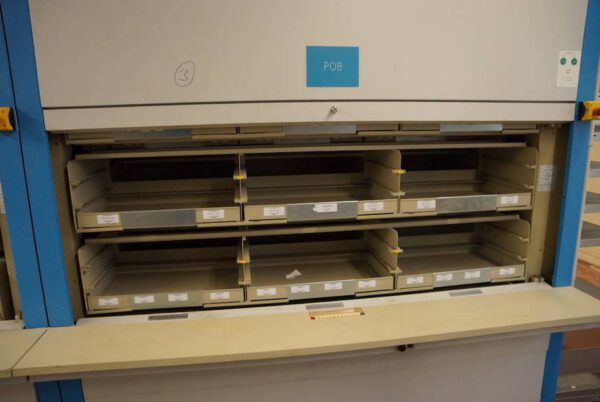 9 Stück Lagerpaternoster, Hänel und Kardex, Höhe zwischen ca. 2,42m und ca. 2,92m, Traglast 80 bis 140kg / Gondel – gebraucht -: – Bild 13