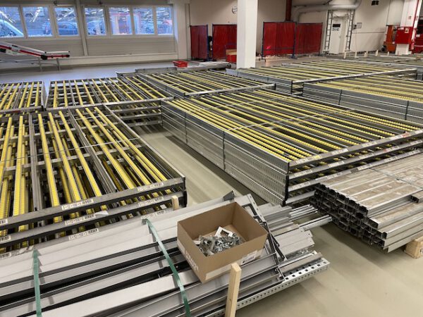 mind. 50 Felder Stückgutdurchlaufregal / Bereitstellregal für Kisten oder Kartonagen etc., SSI Schäfer – gebraucht – : – Bild 14