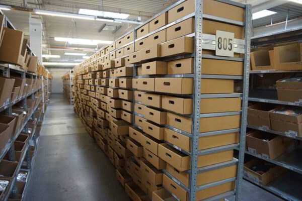 Fachbodenregale, SSI Schäfer R3000, 1,30m x 0,60m, ca. 800 Felder – gebraucht - : – Bild 14