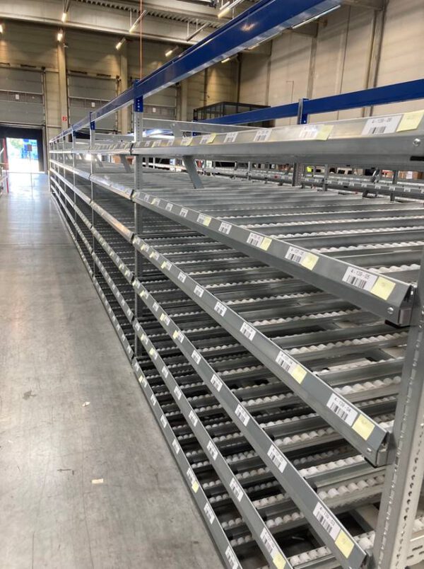 42 Felder Stückgut – Durchlaufregalanlage / Bereitstellregale für Kästen und Kartonagen – gebraucht – : – Bild 16