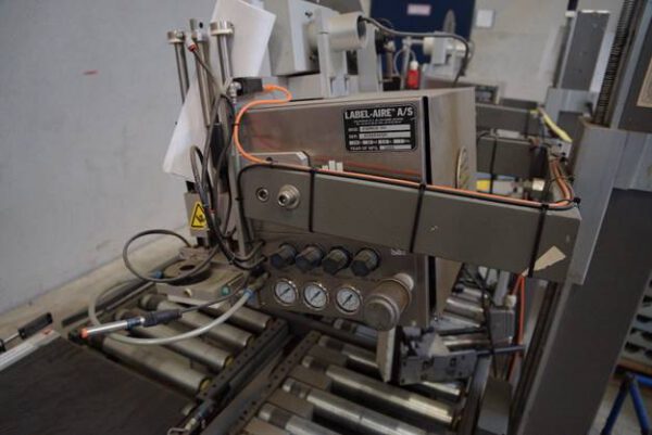 50m Fördertechnik, Knapp, mit Kurven, Rollenbahnen, Klappelement mit Etikettieren und Mosca Umreifungsmaschine – gebraucht - : – Bild 16