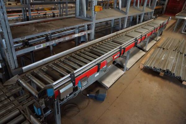 Angetriebene Rollenbahnen: 110m in Elementbreite 68cm und 235m in Elementbreite 49cm, etwas Gurtbahnen, inkl. Kurven, diverser Umsetzer und Bizerba Waage, etc.. – gebraucht - : – Bild 5