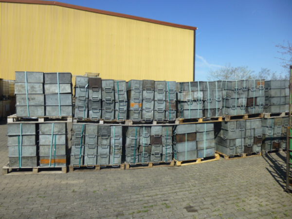 371 Stück Stapeltransportkisten, 520 x 280 x 230mm, LF 14/6, Metall  – gebraucht - : lagertechnik