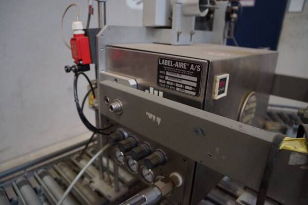 50m Fördertechnik, Knapp, mit Kurven, Rollenbahnen, Klappelement mit Etikettieren und Mosca Umreifungsmaschine – gebraucht - : – Bild 17