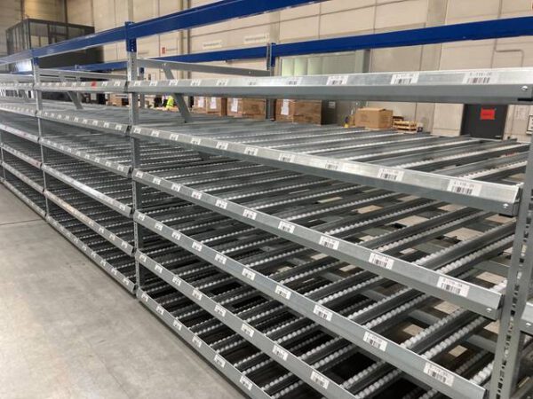 42 Felder Stückgut – Durchlaufregalanlage / Bereitstellregale für Kästen und Kartonagen – gebraucht – : – Bild 17