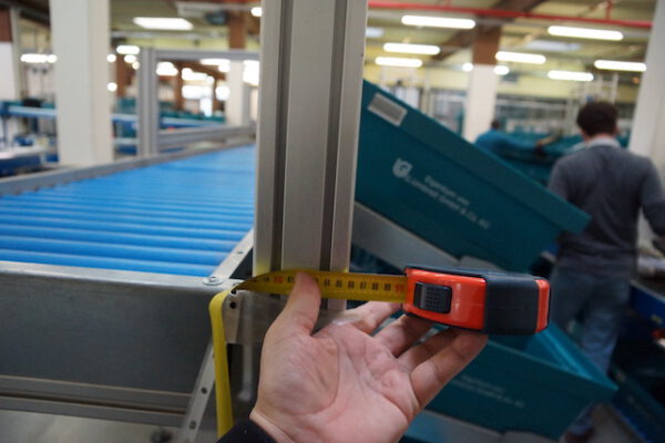 Kommissioniergestelle aus Aluprofilschienen mit nicht angetriebener Fördertechnik, ideal zum absortieren / kommissionieren aus Eurokisten - gebraucht - : – Bild 16
