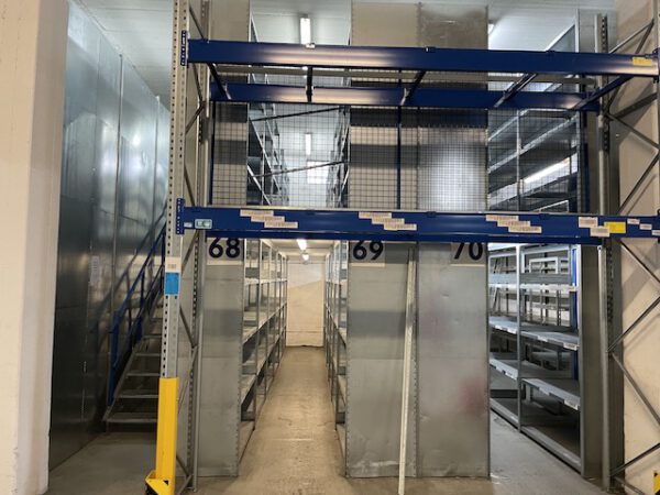 Fachbodenregalanlage, Bito, 2 geschossig, mit 2 Treppen und 2 Palettenübergabeplätze, gesamt ca. 347 Felder – gebraucht - : lagertechnik